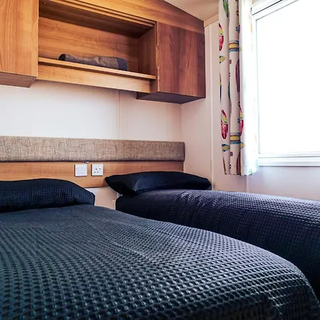 Captivating 6-Person Caravan In Rhyl Exterior photo