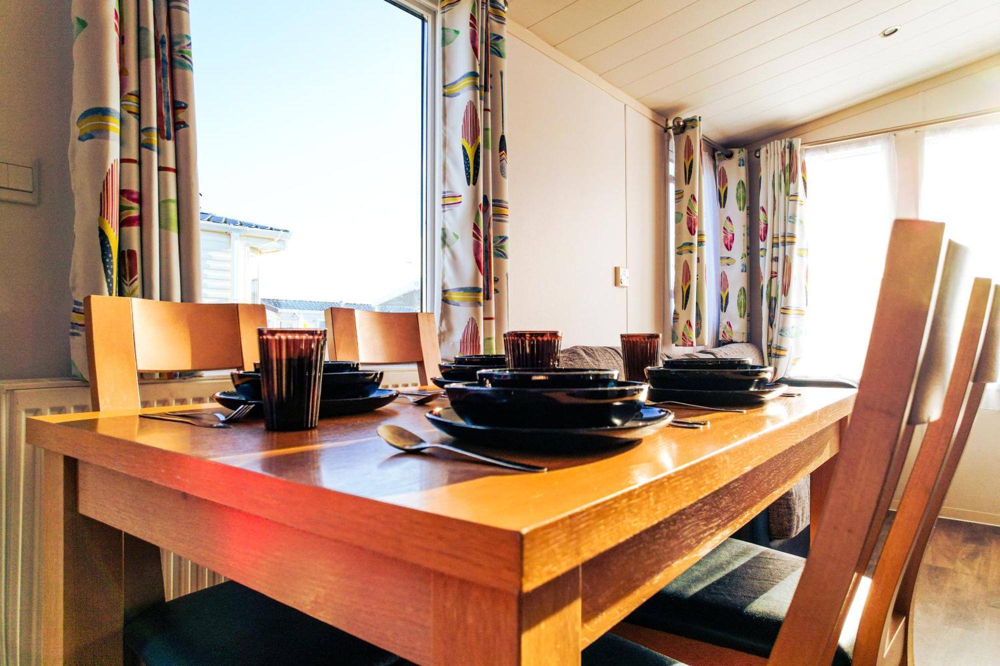 Captivating 6-person Caravan In Rhyl