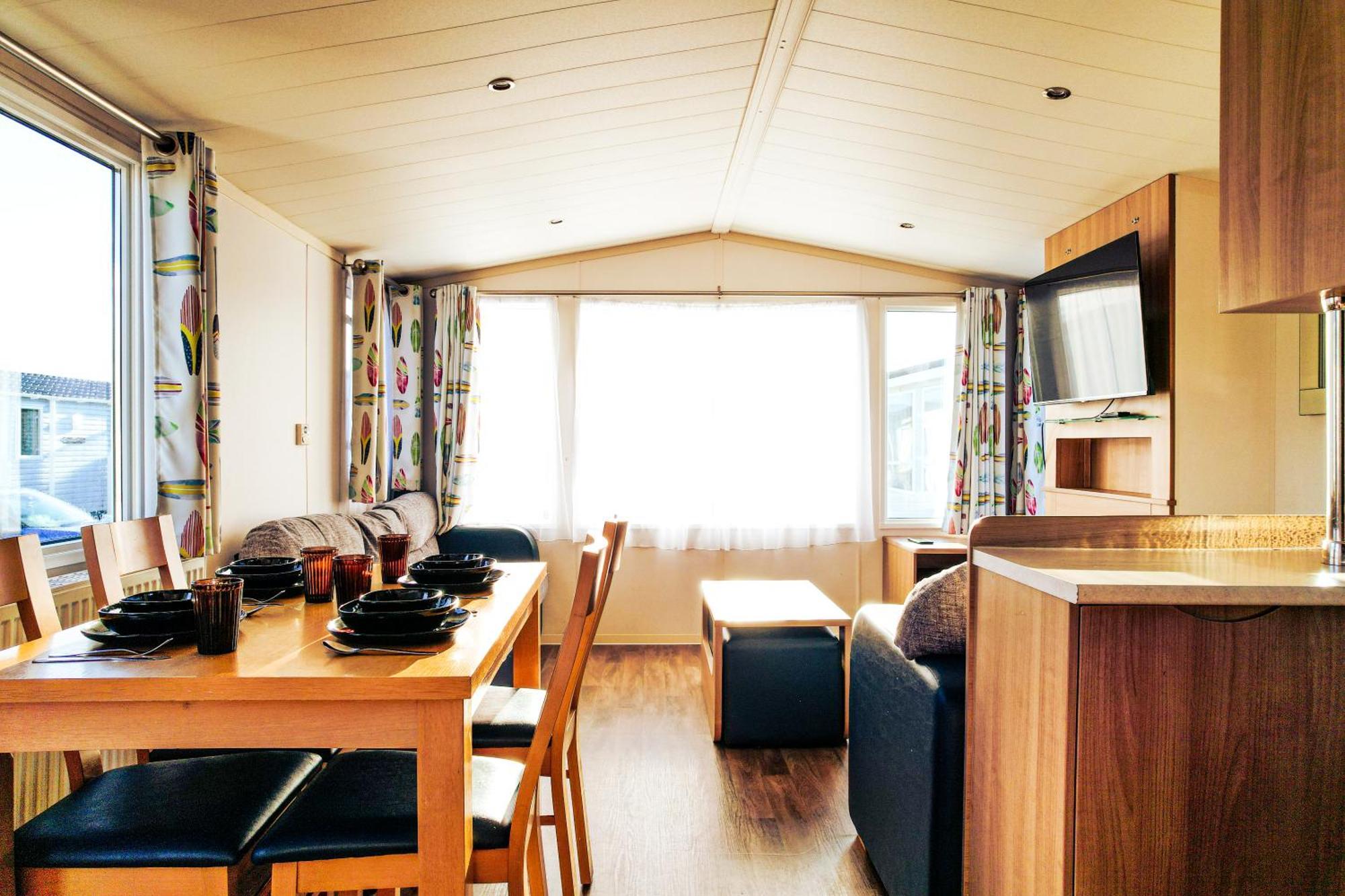 Captivating 6-person Caravan In *